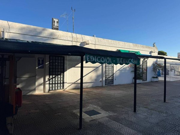 locale commerciale in vendita ad Ostuni