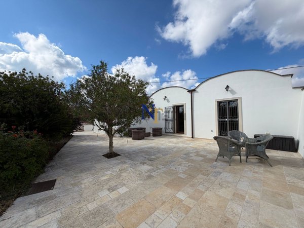 casa indipendente in vendita ad Ostuni