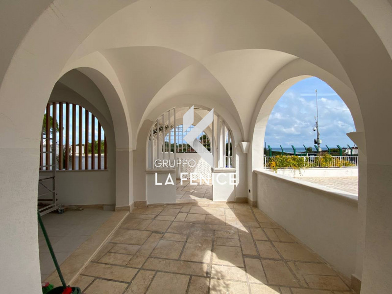 casa indipendente in vendita ad Ostuni in zona Rosa Marina