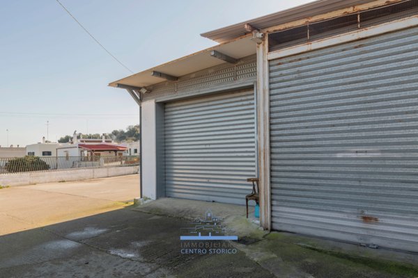 locale commerciale in vendita ad Ostuni