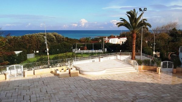 appartamento in vendita ad Ostuni in zona Rosa Marina