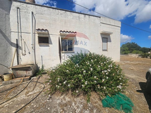 quadrivano in vendita ad Ostuni