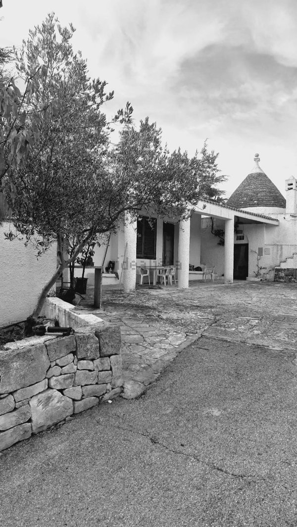 esavano in vendita ad Ostuni