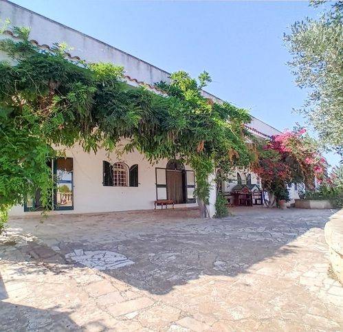 casa indipendente in vendita ad Ostuni