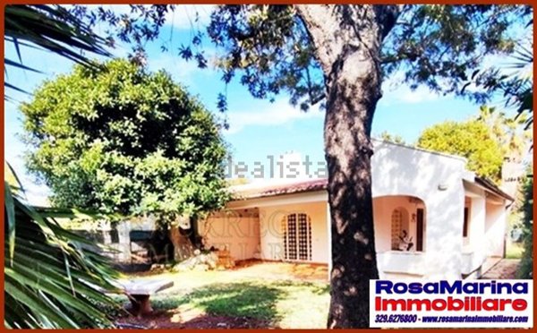 casa indipendente in vendita ad Ostuni in zona Rosa Marina