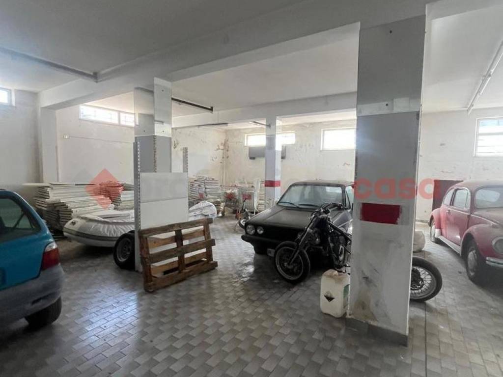 negozio in vendita ad Ostuni