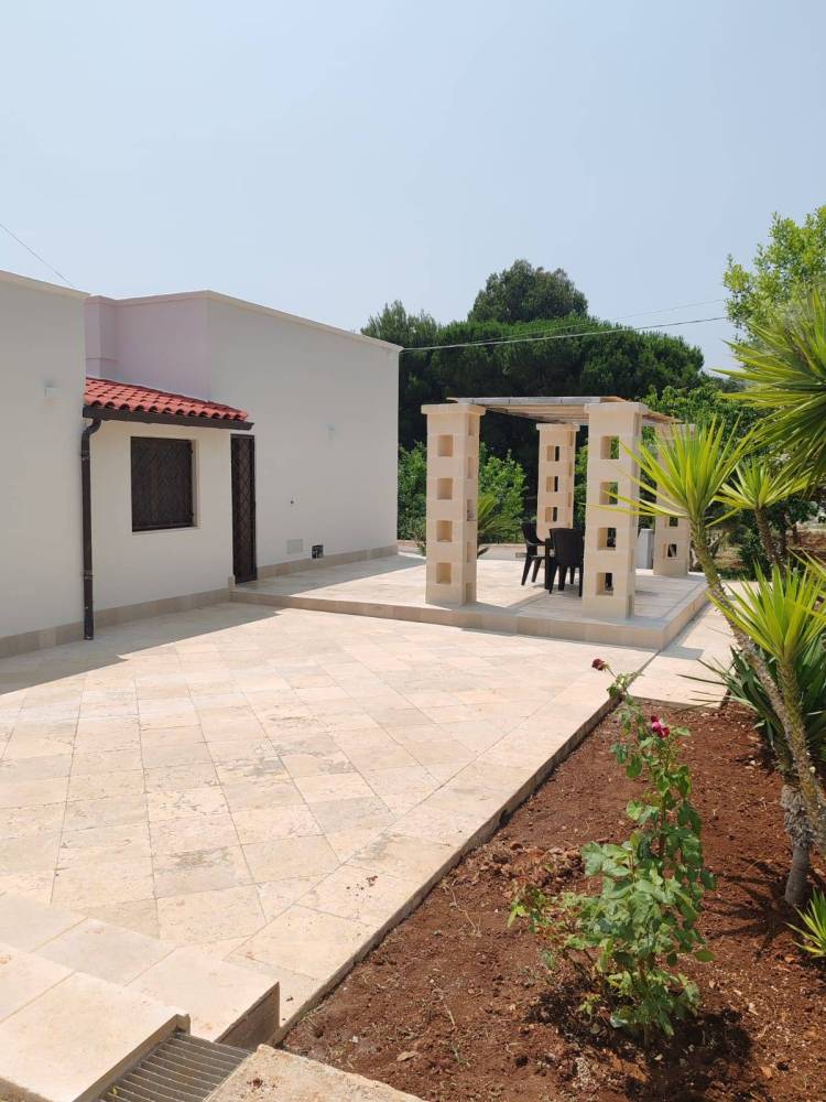 casa indipendente in vendita ad Ostuni in zona Ramunno Secondo