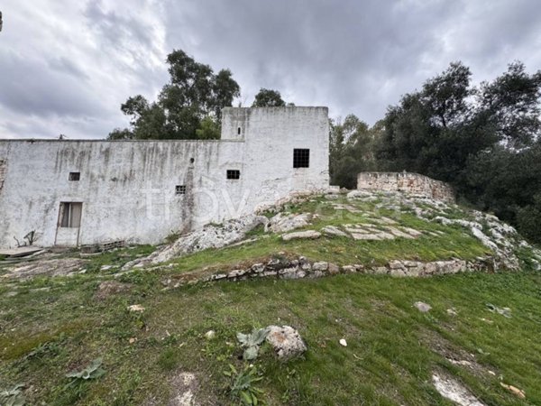 quadrivano in vendita ad Ostuni