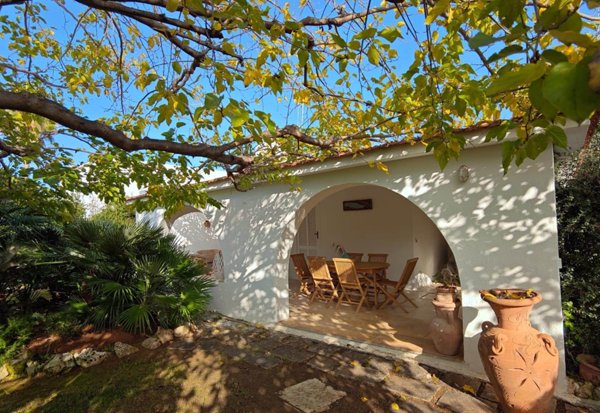 casa indipendente in vendita ad Ostuni in zona Rosa Marina