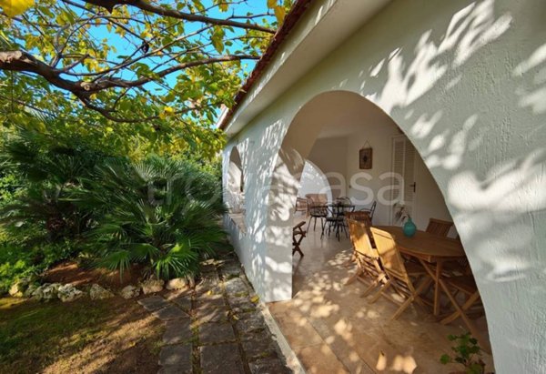 casa indipendente in vendita ad Ostuni in zona Rosa Marina