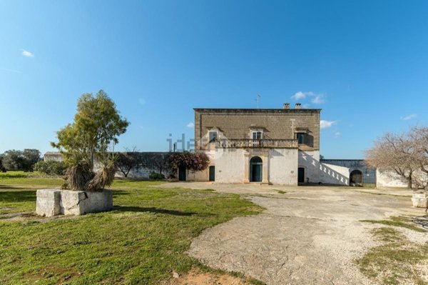 quadrivano in vendita ad Ostuni