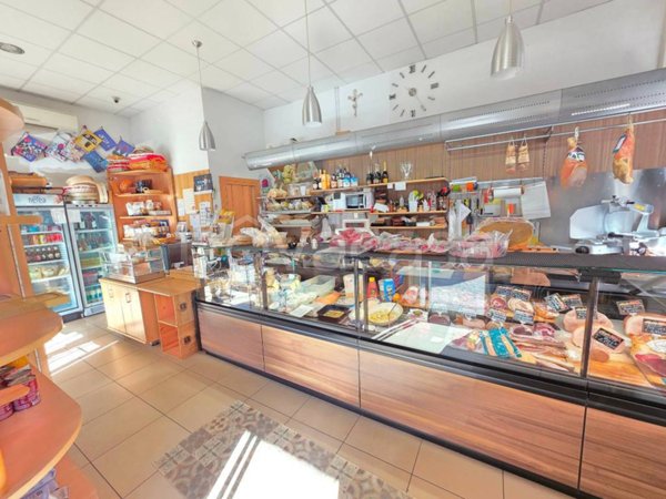 negozio in vendita ad Ostuni