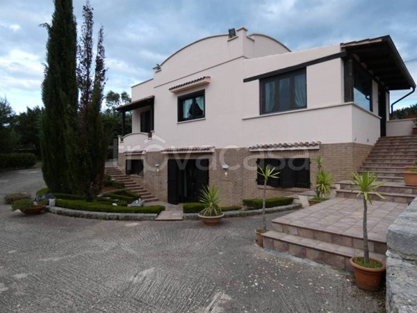 casa indipendente in vendita ad Ostuni in zona Ramunno Secondo