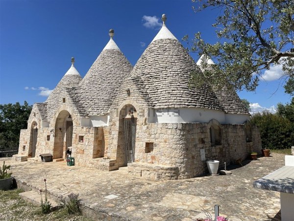 esavano in vendita ad Ostuni