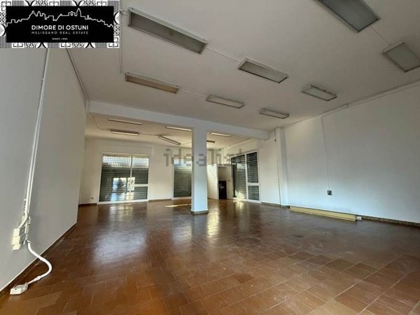locale commerciale in vendita ad Ostuni