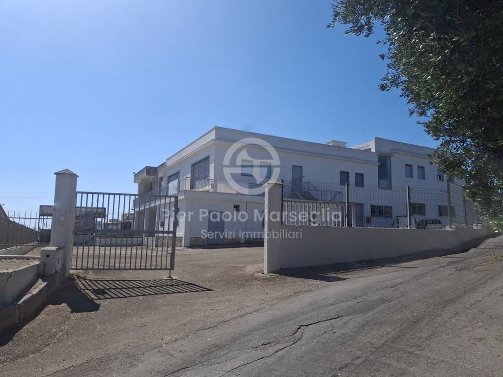 negozio in vendita ad Ostuni