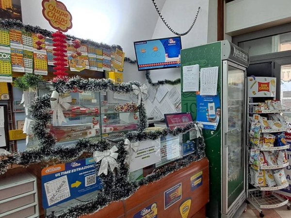 negozio in vendita ad Ostuni