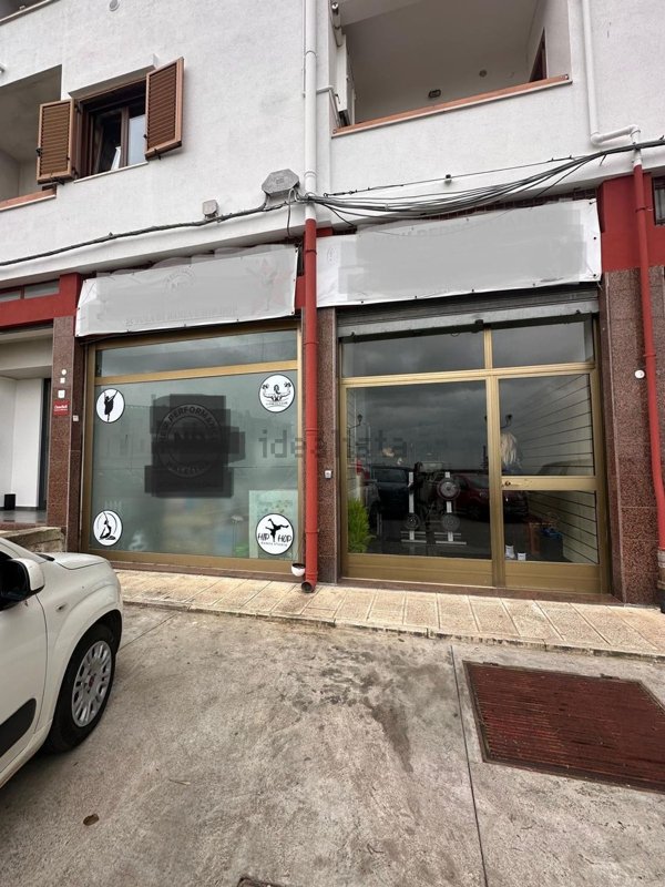 negozio in vendita ad Ostuni