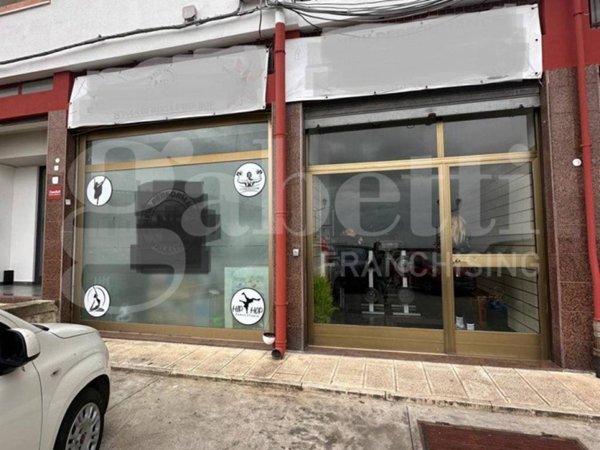 negozio in vendita ad Ostuni