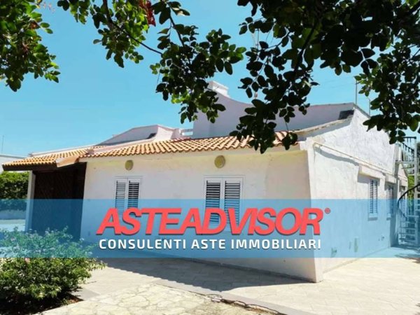 casa indipendente in vendita ad Ostuni in zona Rosa Marina