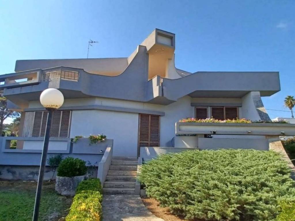 casa indipendente in vendita ad Ostuni in zona Pilone