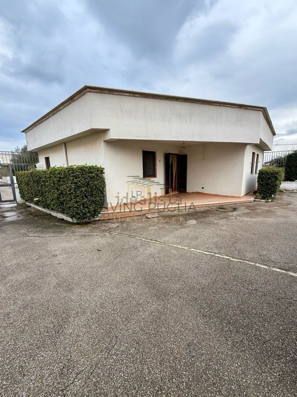 casa indipendente in vendita ad Ostuni in zona Villanova