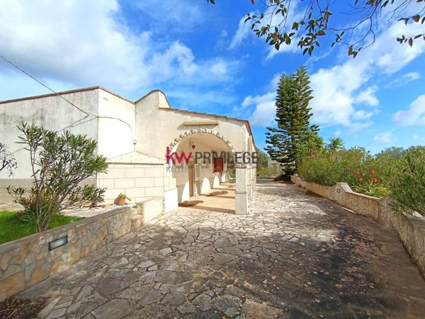 pentavano in vendita ad Ostuni