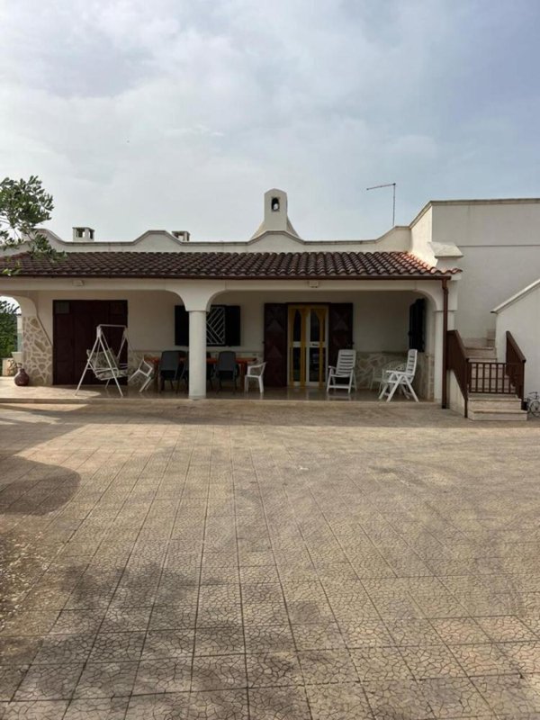 intera palazzina in vendita ad Ostuni in zona Ramunno Secondo