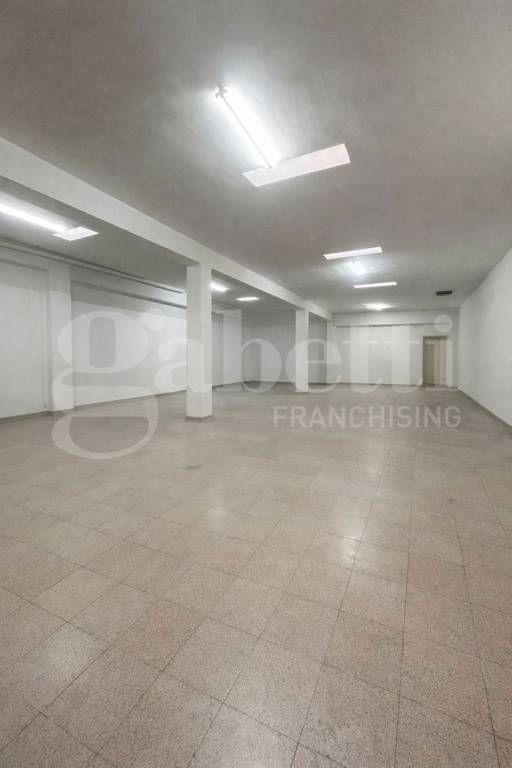 negozio in vendita ad Ostuni