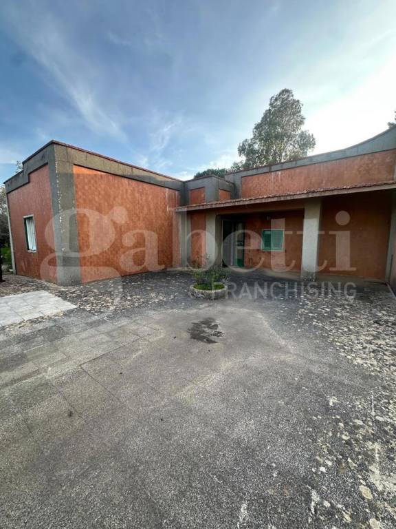 casa indipendente in vendita ad Ostuni in zona Ramunno Secondo