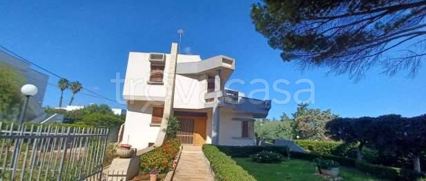 casa indipendente in vendita ad Ostuni in zona Rosa Marina