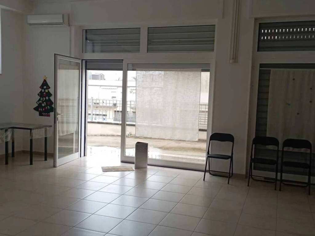 negozio in vendita ad Ostuni