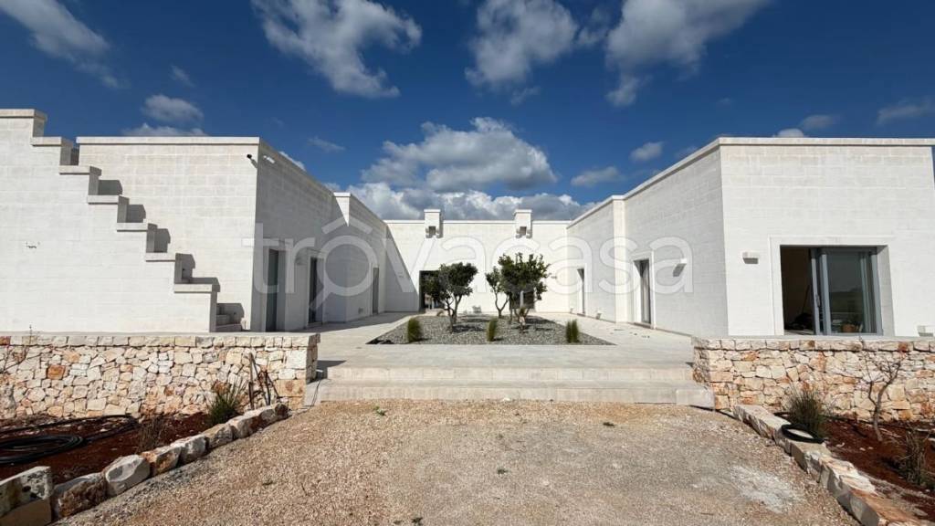 casa indipendente in vendita ad Ostuni in zona Rosa Marina
