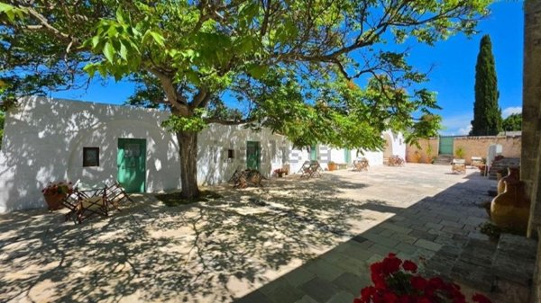 casa indipendente in vendita ad Ostuni in zona Ramunno Secondo
