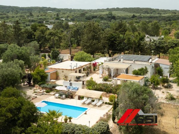 quadrivano in vendita ad Ostuni