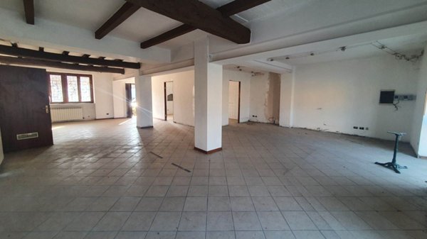 locale commerciale in vendita ad Ostuni in zona Villanova