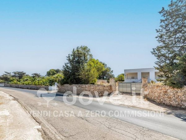 casa indipendente in vendita ad Ostuni in zona Pilone