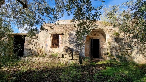 pentavano in vendita ad Ostuni