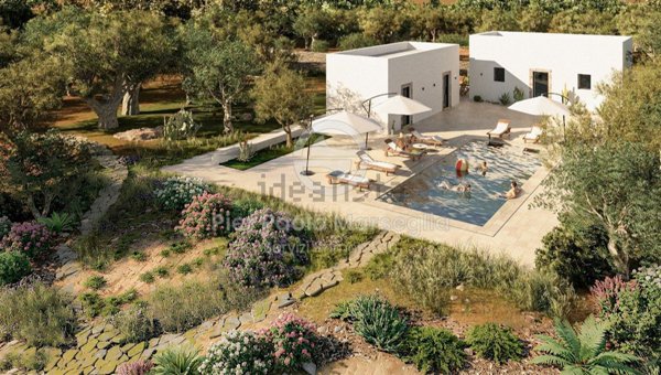 quadrivano in vendita ad Ostuni