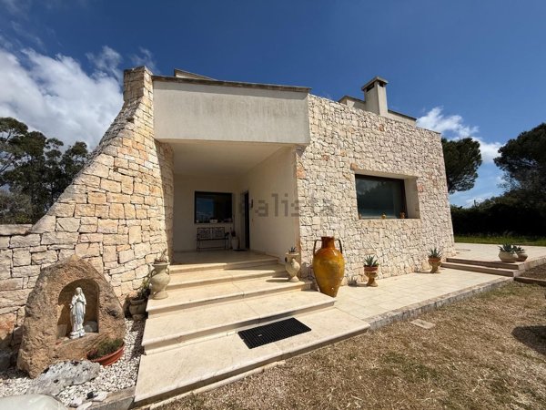 casa indipendente in vendita ad Ostuni