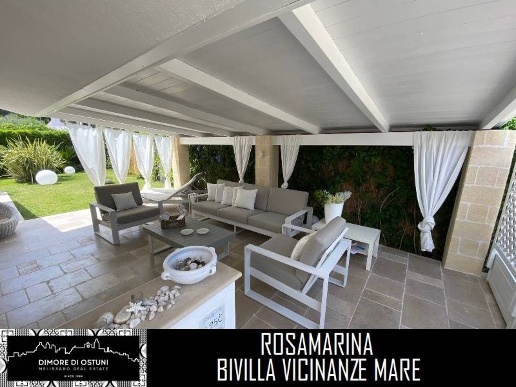 casa indipendente in vendita ad Ostuni in zona Rosa Marina