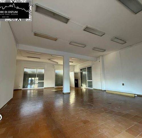 negozio in vendita ad Ostuni