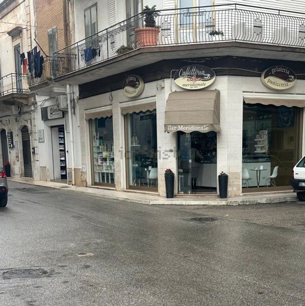 negozio in vendita ad Ostuni