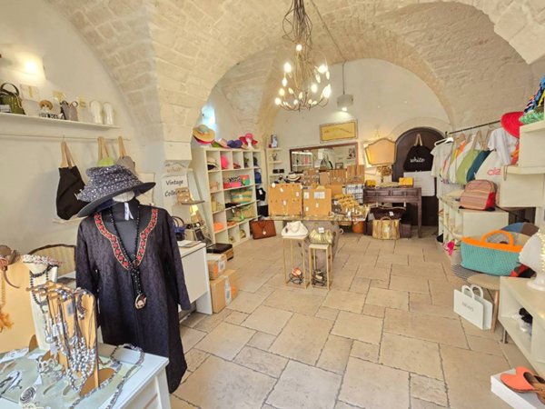 negozio in vendita ad Ostuni