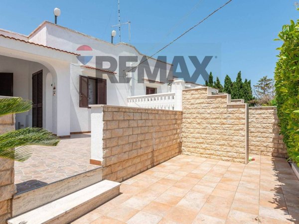 casa indipendente in vendita ad Ostuni in zona Pilone
