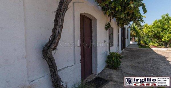 casa indipendente in vendita ad Ostuni in zona Ramunno Secondo