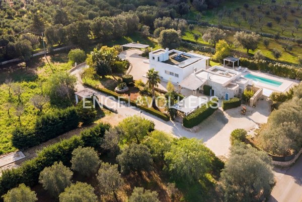 casa indipendente in vendita ad Ostuni in zona Ramunno Secondo
