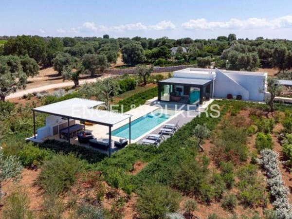 casa indipendente in vendita ad Ostuni in zona Ramunno Secondo
