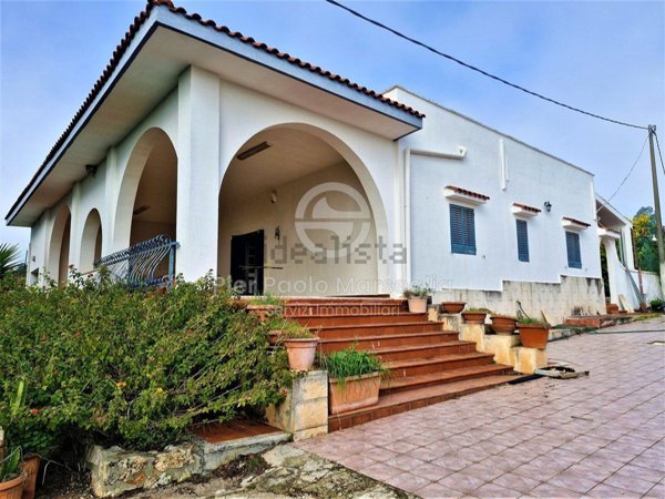 casa indipendente in vendita ad Ostuni in zona Ramunno Secondo