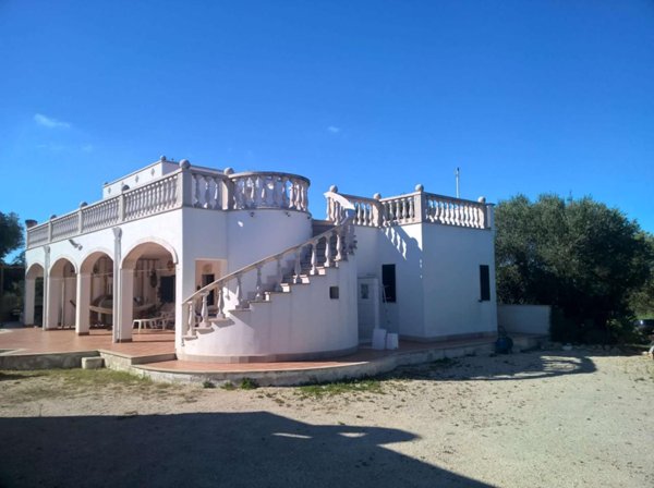 casa indipendente in vendita ad Ostuni in zona Ramunno Secondo